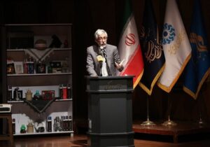 انقلاب و جنگ جامعه ما را تغییر داده و باعث فراوانی واژه‌ها شدند