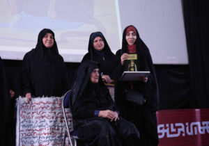 شب گرافیک هنرمندان انقلاب برگزار شد/ رهبری مدام رویاسازی میکنند