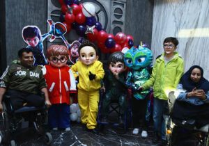 معلولان به دیدن «مسافری از گانورا» نشستند