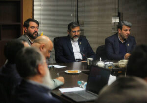 وزیر فرهنگ از دبیرخانه جشنواره فیلم فجر بازدید کرد