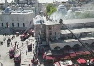 آتش سوزی در بازار ادویه استانبول