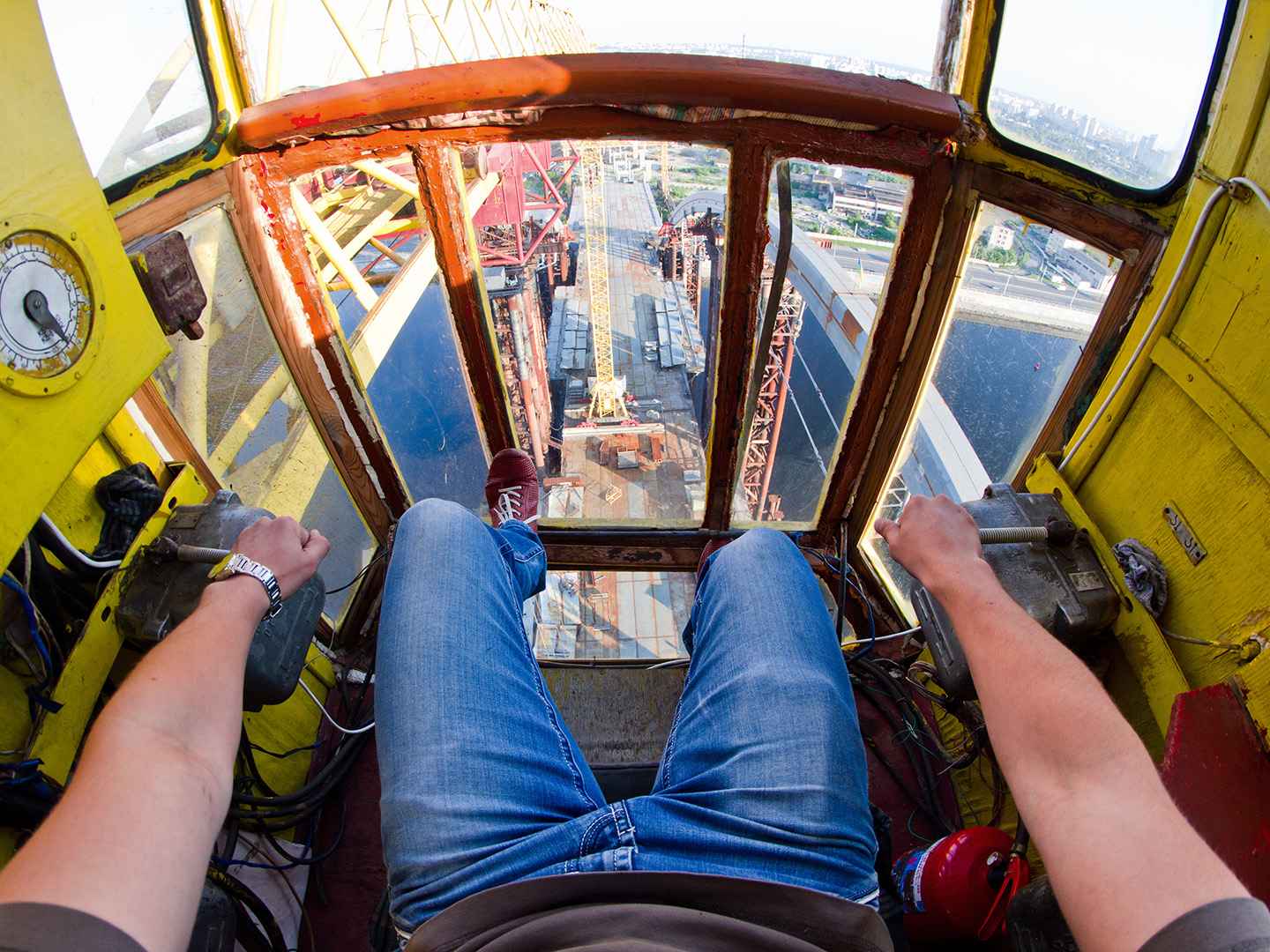 نقش آموزش اپراتور تاورکرین در کاهش حوادث و بهینهسازی بهرهوری پروژهها