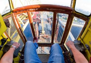 نقش آموزش اپراتور تاورکرین در کاهش حوادث و بهینهسازی بهرهوری پروژهها