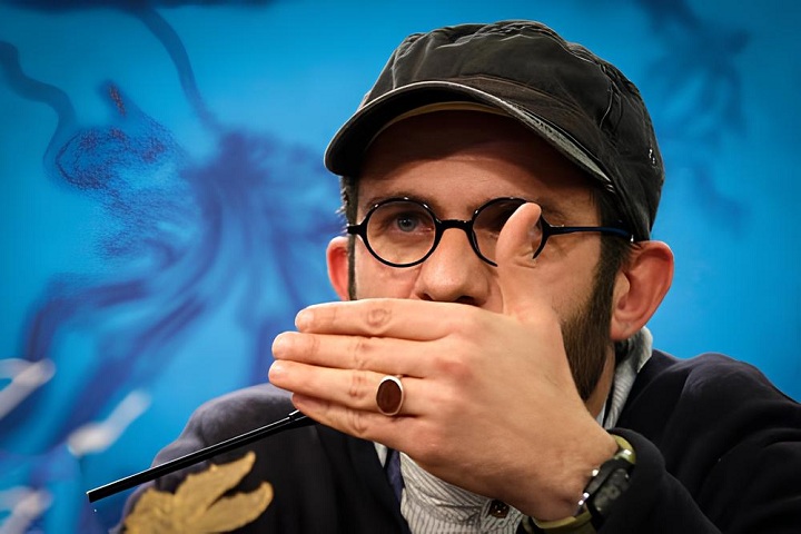 انگشتر مرموز بابک حمیدیان جنجال به پا کرد! انگشتر مرموز بابک حمیدیان جنجال به پا کرد!